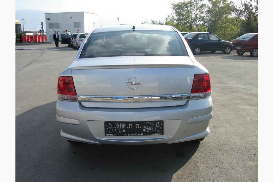 Opel Astra H 2004–2013 Zadní spodní difuzor Sedan (k lakování) Image