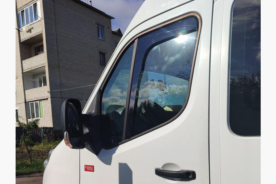 Renault Master 2011–2023 Vkládací deflektory oken Niken Luxury (2 ks) Image