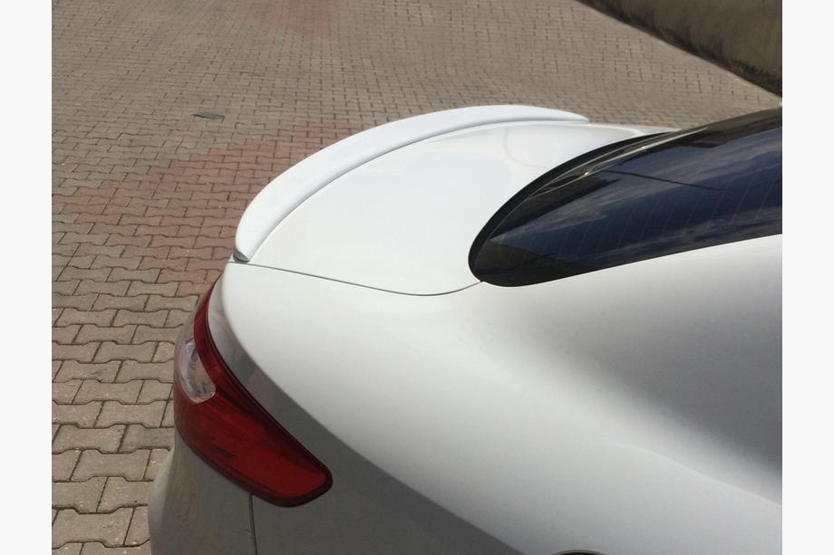 Renault Fluence 2009–2016 Spoiler (k lakování) Fotografie 3