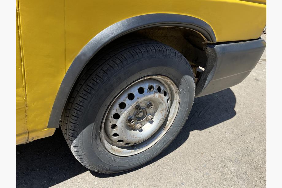 Volkswagen T4 Transporter 1990–2003 Lemy blatníků (4 ks, černé) Nerezová ocel Fotografie 2