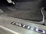 Nissan Patrol Y62 2010–2024 Textilní autokoberce Deluxe (3 řady, černé) fotografie 7