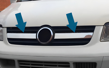Volkswagen T5 Transporter 2003–2010 Nerezové lišty na střední mřížku (2 ks) Carmos - turecká ocel fotografie 6