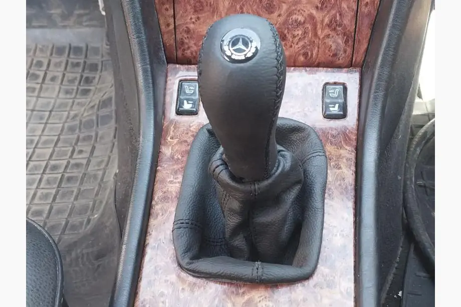 Mercedes E-Class W124 1984–1997 Kožená manžeta řadicí páky s hlavicí Fotografie 5