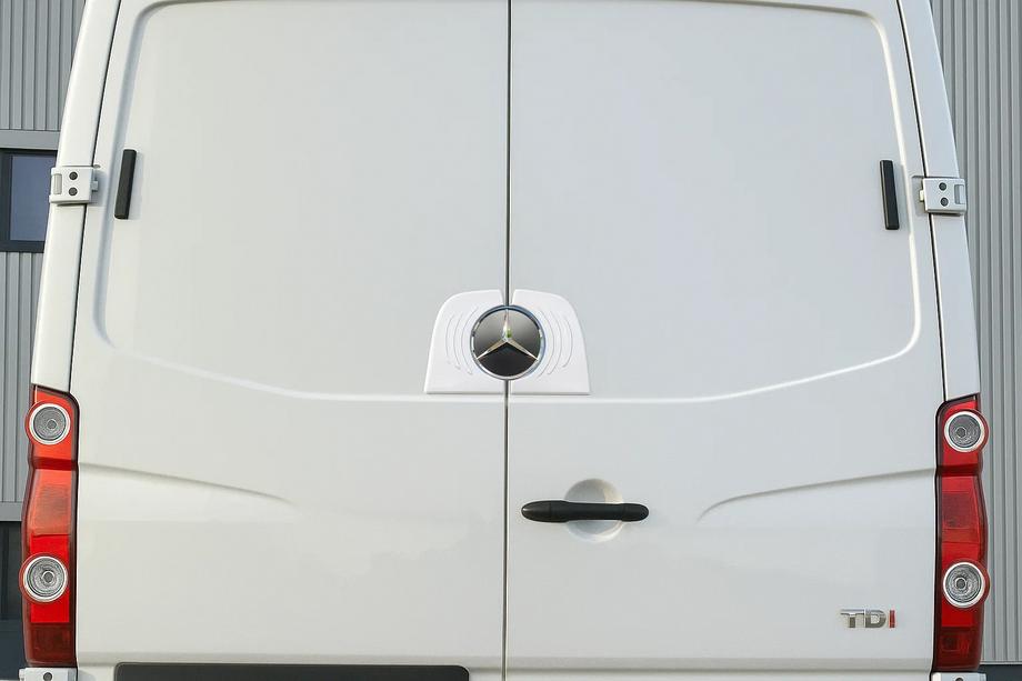 Mercedes Sprinter W906 2006–2018 Nerezový rámeček zadního loga Image