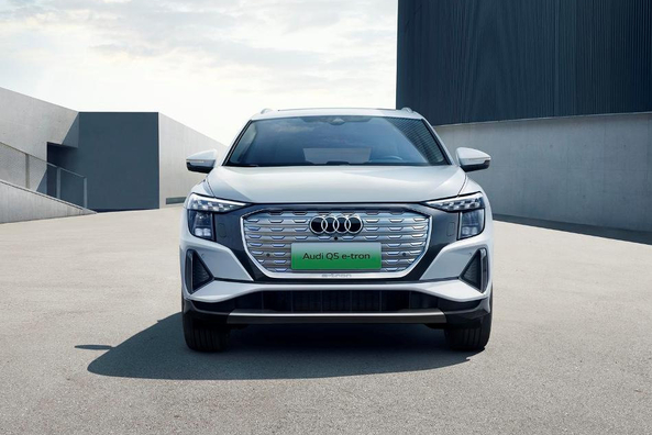 Audi Q5 e-tron: Recenze elektrického crossoveru