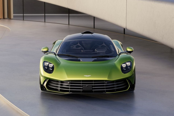 Aston Martin Valhalla: Recenze hybridního hypercaru
