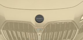 BMW řada 7 G70/G71 2022– Přední emblém MNSR (karbon) fotografie 1