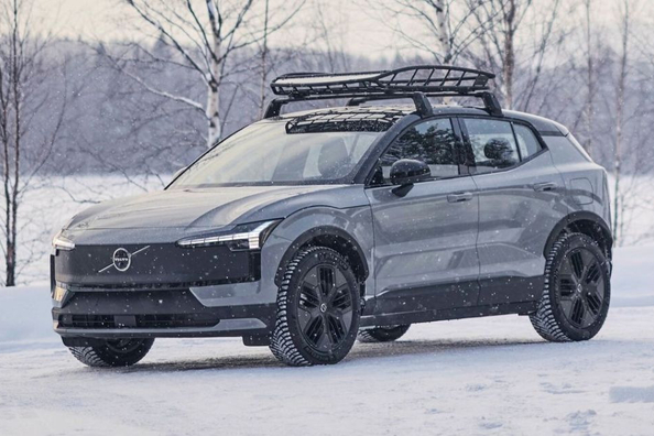 Volvo EX30 Cross Country: Přehled terénní verze elektrického crossoveru