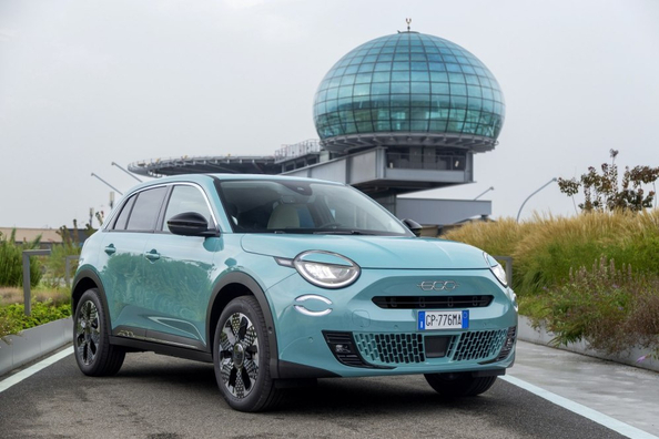 Recenze Fiat 600e: stylový elektrický crossover