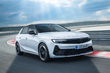 Opel Astra L GSe: sportovní hybridní hatchback fotografie 3