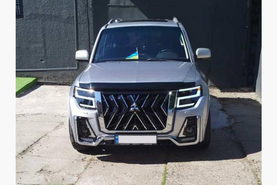 Mitsubishi Pajero Wagon IV 2006–2021 Přední světlomety LXR Fotografie 8