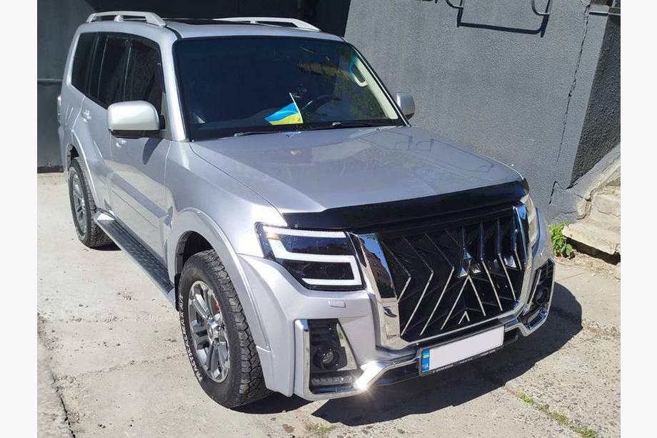 Mitsubishi Pajero Wagon IV 2006–2021 Přední světlomety LXR Fotografie 5