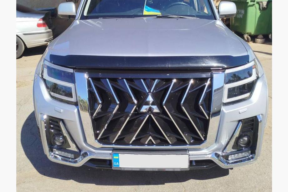 Mitsubishi Pajero Wagon IV 2006–2021 Přední světlomety LXR Fotografie 7