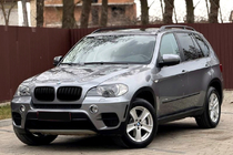 BMW X5 E70 2007–2013 OEM lemy blatníků (lišty) Přední pravá (1 ks) fotografie 1