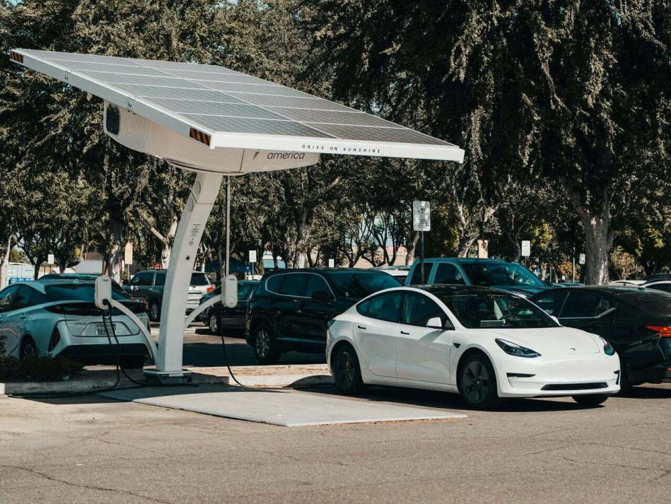 Výhody a nevýhody koupě ojetého elektromobilu: Vyplatí se?