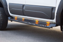 Volkswagen Amarok 2022– Boční nášlapy Dakar V1 s LED (2 ks, kov) fotografie 1