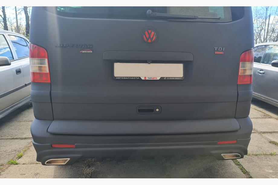 Volkswagen T5 Multivan 2003–2010 Plastový kryt víka kufru (k lakování) Fotografie 3