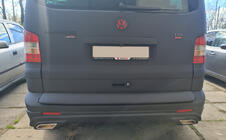 Volkswagen T5 Caravelle 2004–2010 Plastový kryt víka kufru (k lakování) fotografie 3