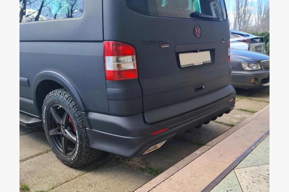 Volkswagen T5 Caravelle 2004–2010 Plastový kryt víka kufru (k lakování) Fotografie 2
