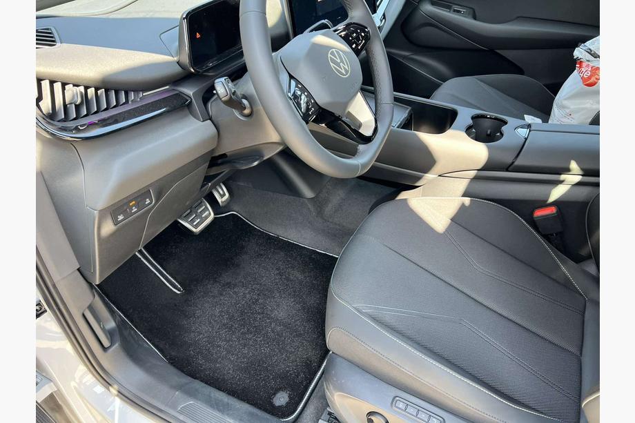 Volkswagen ID. UNYX 2024– Textilní autokoberce Deluxe (černé) Image