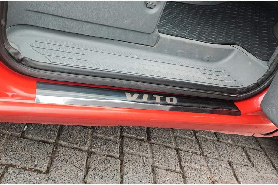 Mercedes Vito W639 2004–2014 Kryty prahů Carmos (2 ks, nerezová ocel) Image
