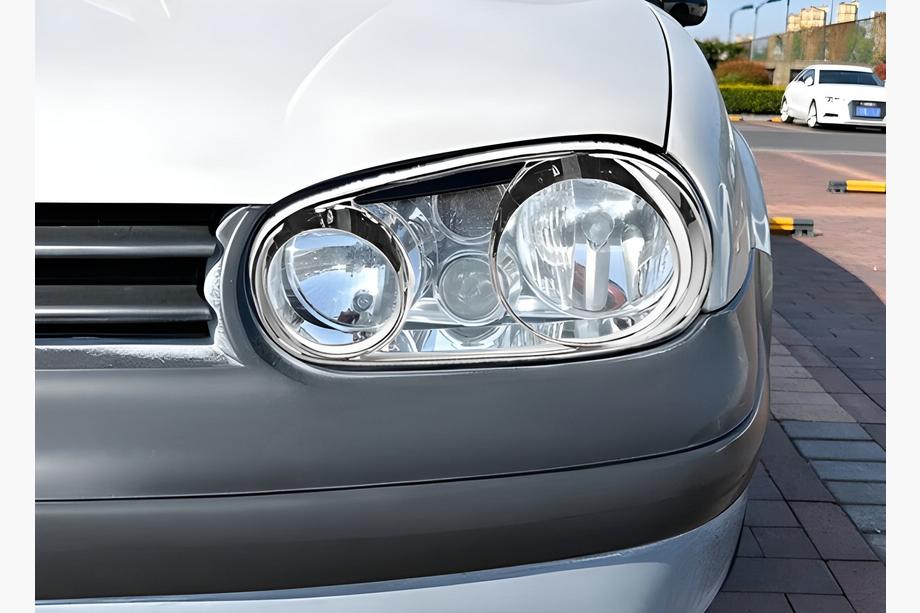 Volkswagen Golf 4 1997–2006 Chromové rámečky světlometů „brýle“ V2 (2 ks, plast) Image