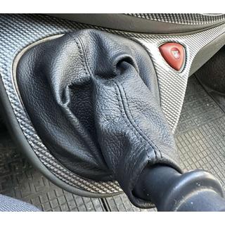 Kožená manžeta řadicí páky Nissan Primastar 2002–2014 fotografie 1