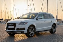 Audi Q7 2005–2015 Boční nášlapy Rainbow (2 ks, hliník) fotografie 1