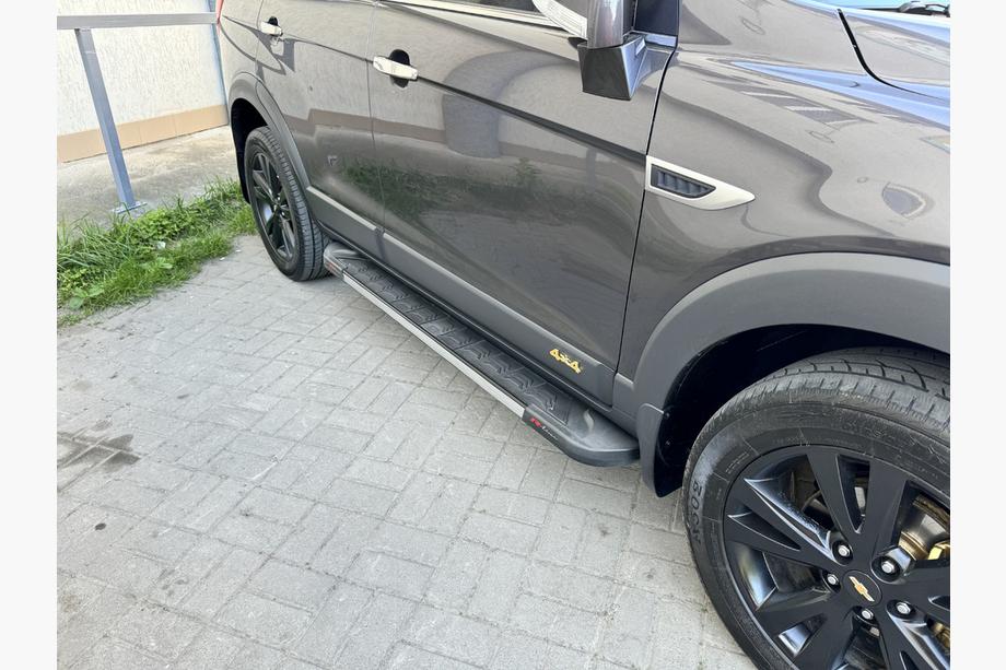 Chevrolet Captiva 2006–2019 Boční prahy RedLine V1 (2 ks, hliník) Image