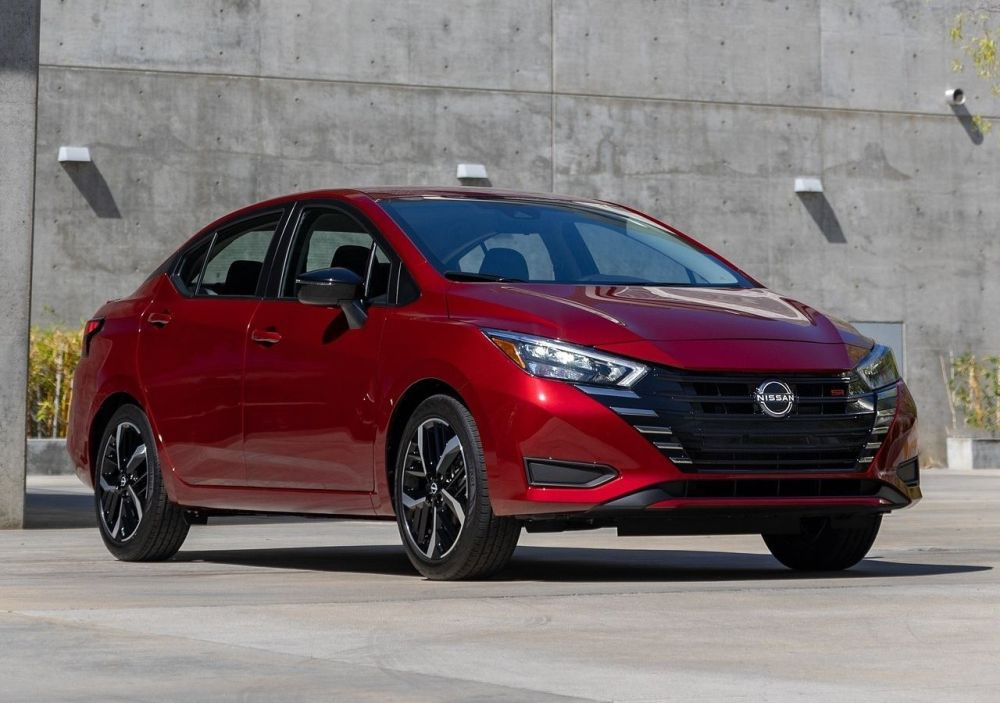 Nissan Versa: Modernizovaný cenově dostupný sedan
