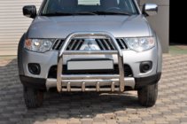 Mitsubishi L200 2006–2015 Přední ochranný rám QT007 (nerez) fotografie 1