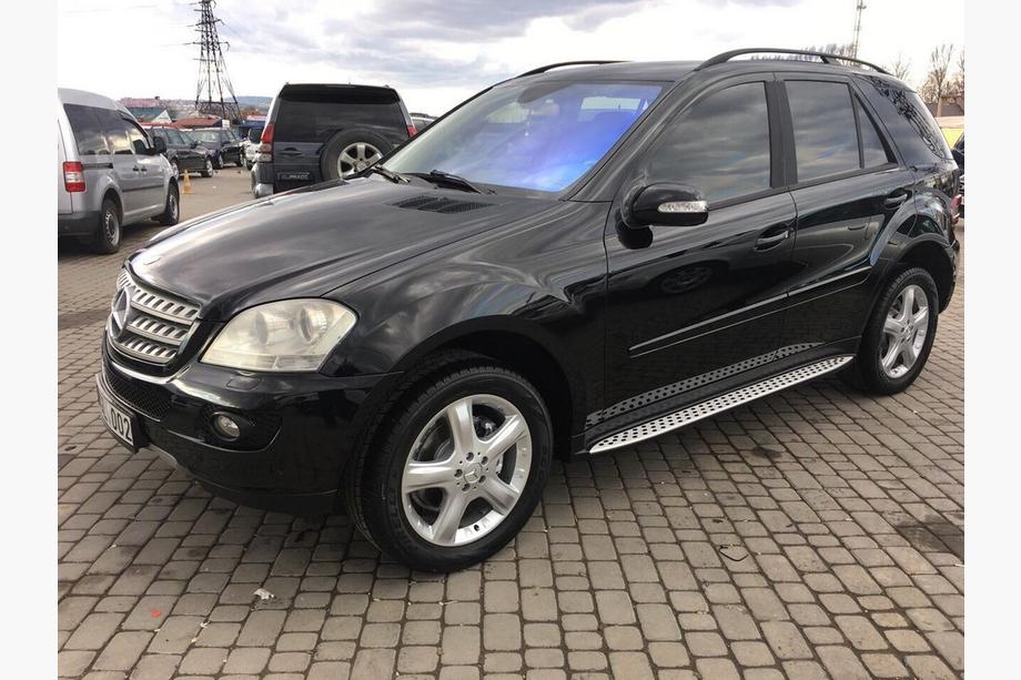Mercedes ML W164 2005–2011 OEM boční prahy (2 ks, hliník) Fotografie 9
