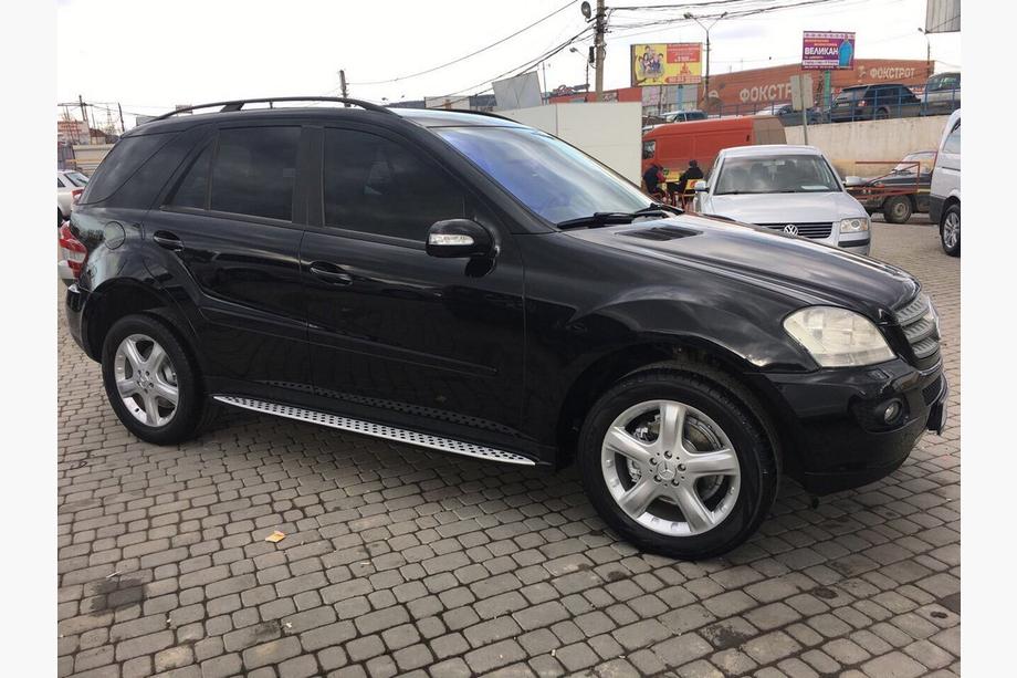 Mercedes ML W164 2005–2011 OEM boční prahy (2 ks, hliník) Fotografie 10