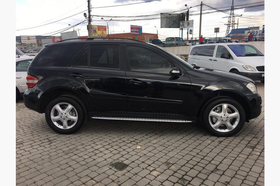 Mercedes ML W164 2005–2011 OEM boční prahy (2 ks, hliník) Fotografie 11