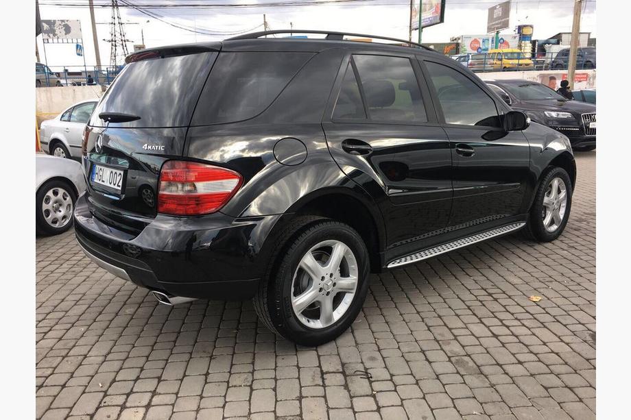 Mercedes ML W164 2005–2011 OEM boční prahy (2 ks, hliník) Fotografie 12