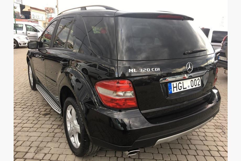 Mercedes ML W164 2005–2011 OEM boční prahy (2 ks, hliník) Fotografie 13