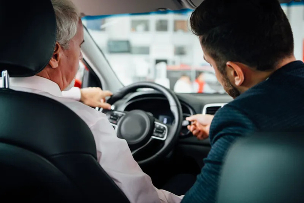 Vyplatí se koupit auto od překupníka?