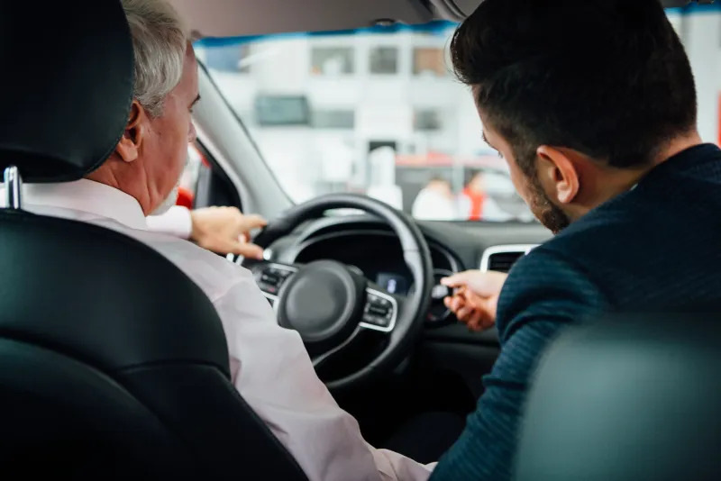 Vyplatí se koupit auto od překupníka?