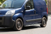 Fiat Fiorino/Qubo 2008–2024 Boční nášlapy Sunrise (2 ks, hliník) fotografie 1