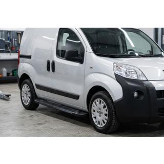 Boční nášlapy RedLine Black (2 ks, hliník) Fiat Fiorino/Qubo 2008–2024 fotografie 1
