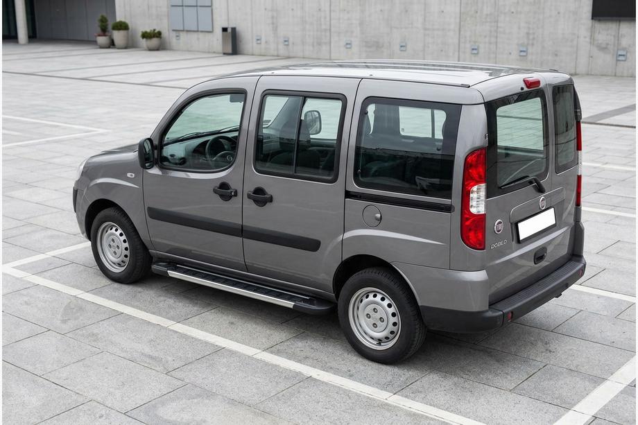 Fiat Doblo I 2005–2010 Boční prahy RedLine V1 (2 ks, hliník) Image