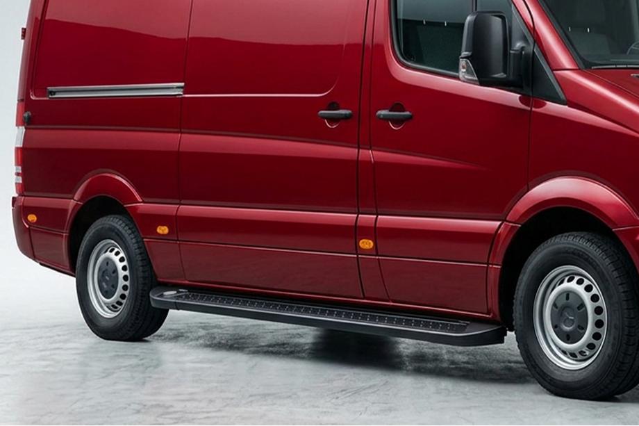 Volkswagen Crafter 2006–2016 Boční nášlapy Allmond Black (2 ks, hliník) Image