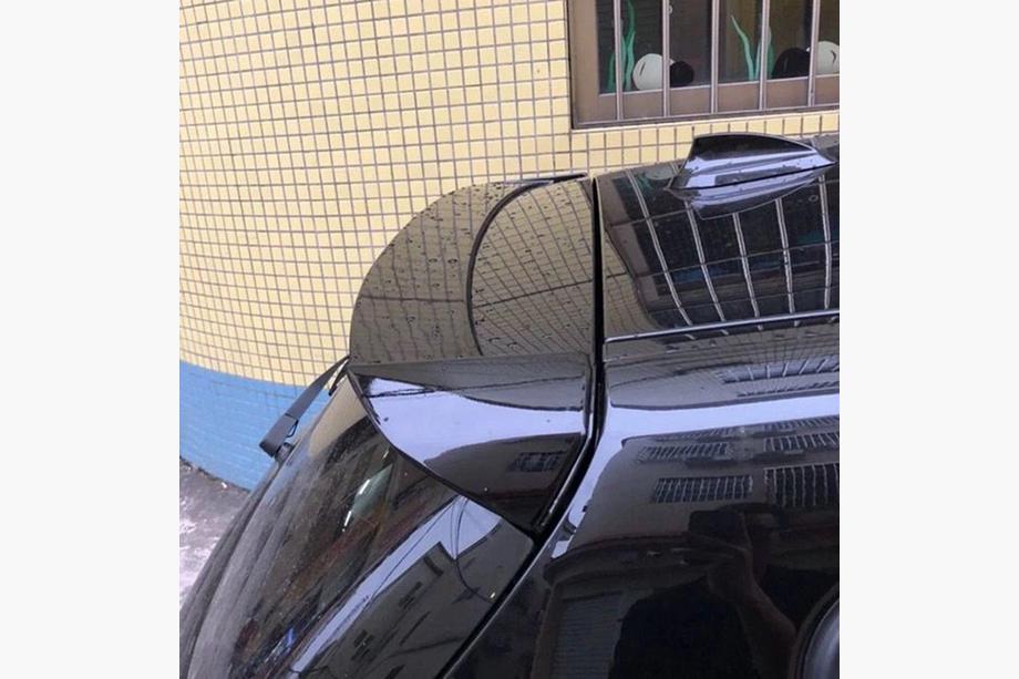 BMW řada 1 F20/F21 2011–2019 Spoiler V2 (pro F20/F21, k lakování) Image