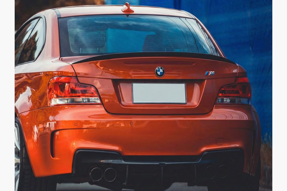 BMW řada 1 E81/E82/E87/E88 2004–2011 Spoiler P-Style (pro E82, černý lesk) Image