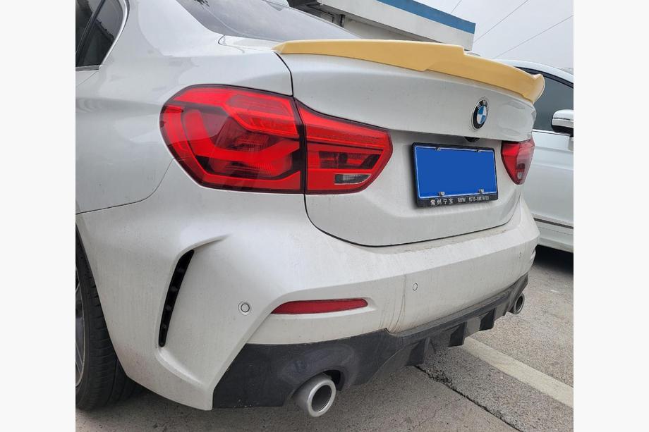 BMW řada 1 F20/F21 2011–2019 Spoiler ve stylu M4 (pro F52, černý lesk) Image