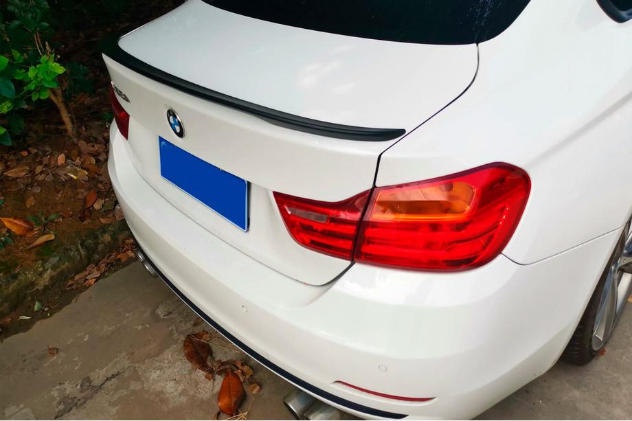 BMW řada 4 F32/F33/F36 2012–2020 Spoiler P-Style (pro F32, leskle černý) Fotografie 1