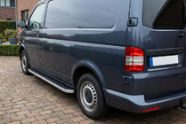 Volkswagen T5 Caravelle 2004–2010 Boční nášlapy Tayga (2 ks, hliník) Pouze pro krátký rozvor fotografie 1