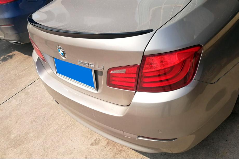 BMW řada 5 F10/F11 2010–2016 Spoiler ve stylu OEM (pro F10, černý lesk) Image