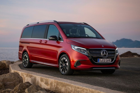 Recenze Mercedes-Benz EQV 2024: luxusní elektromobil pro celou rodinu