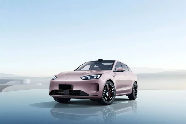 Recenze elektrické verze Aito M5 EV 2025